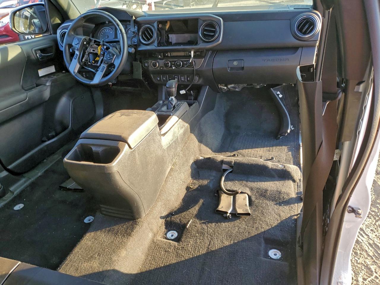 Toyota Tacoma Double Cab Image 3