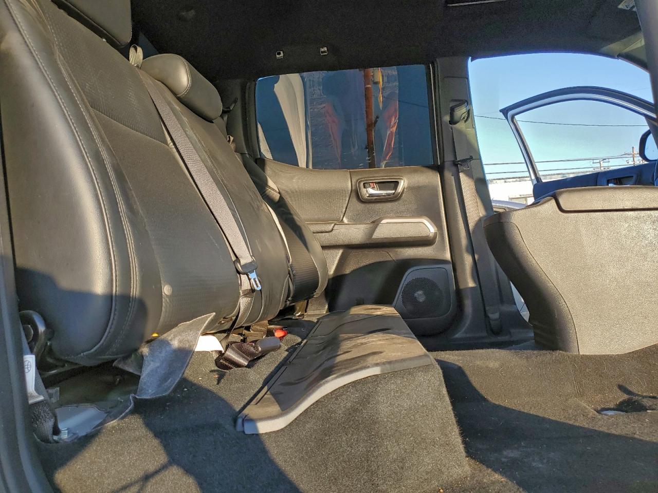 Toyota Tacoma Double Cab Image 8