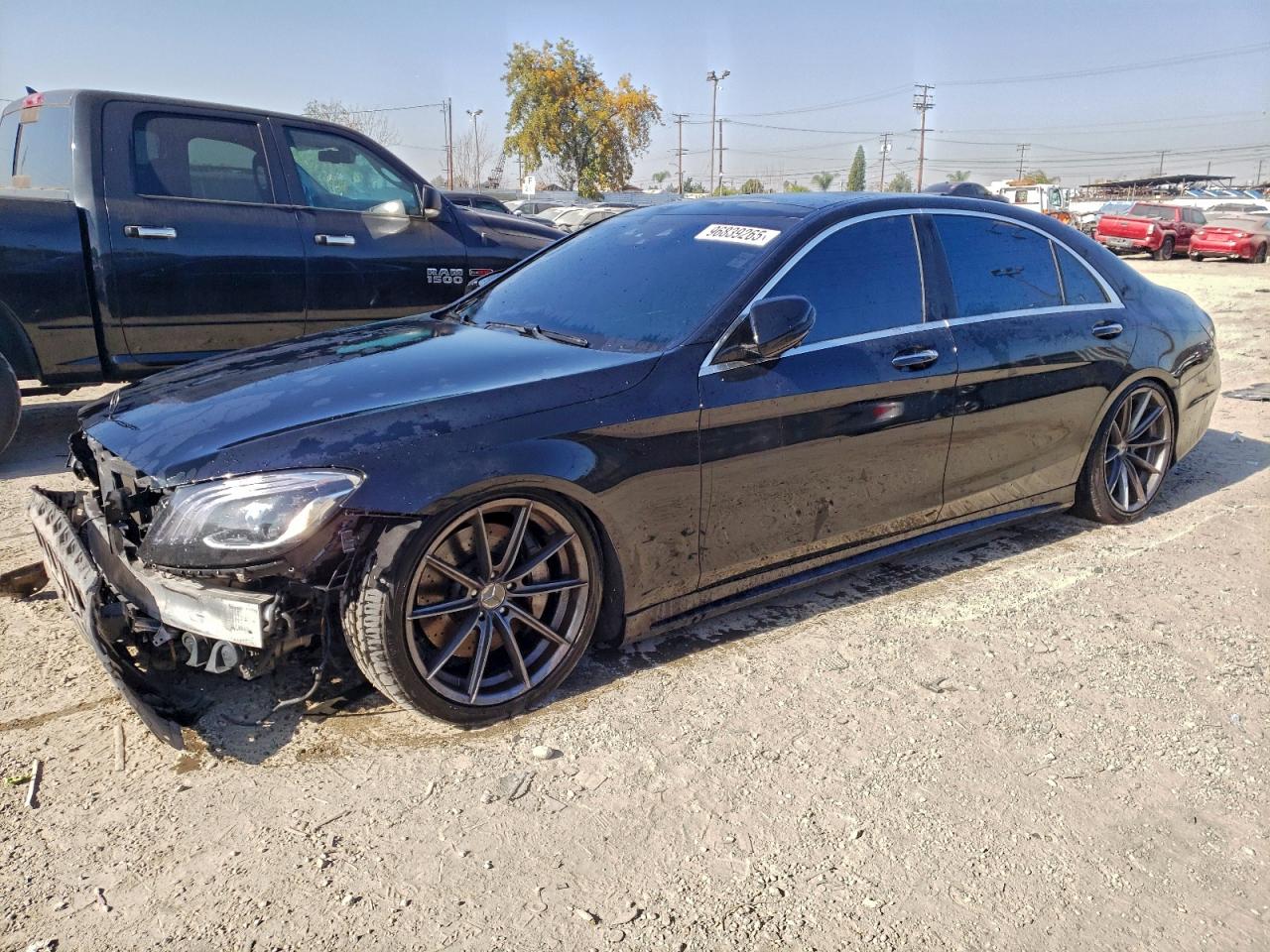 Mercedes-Benz S-Class 550 Image 1