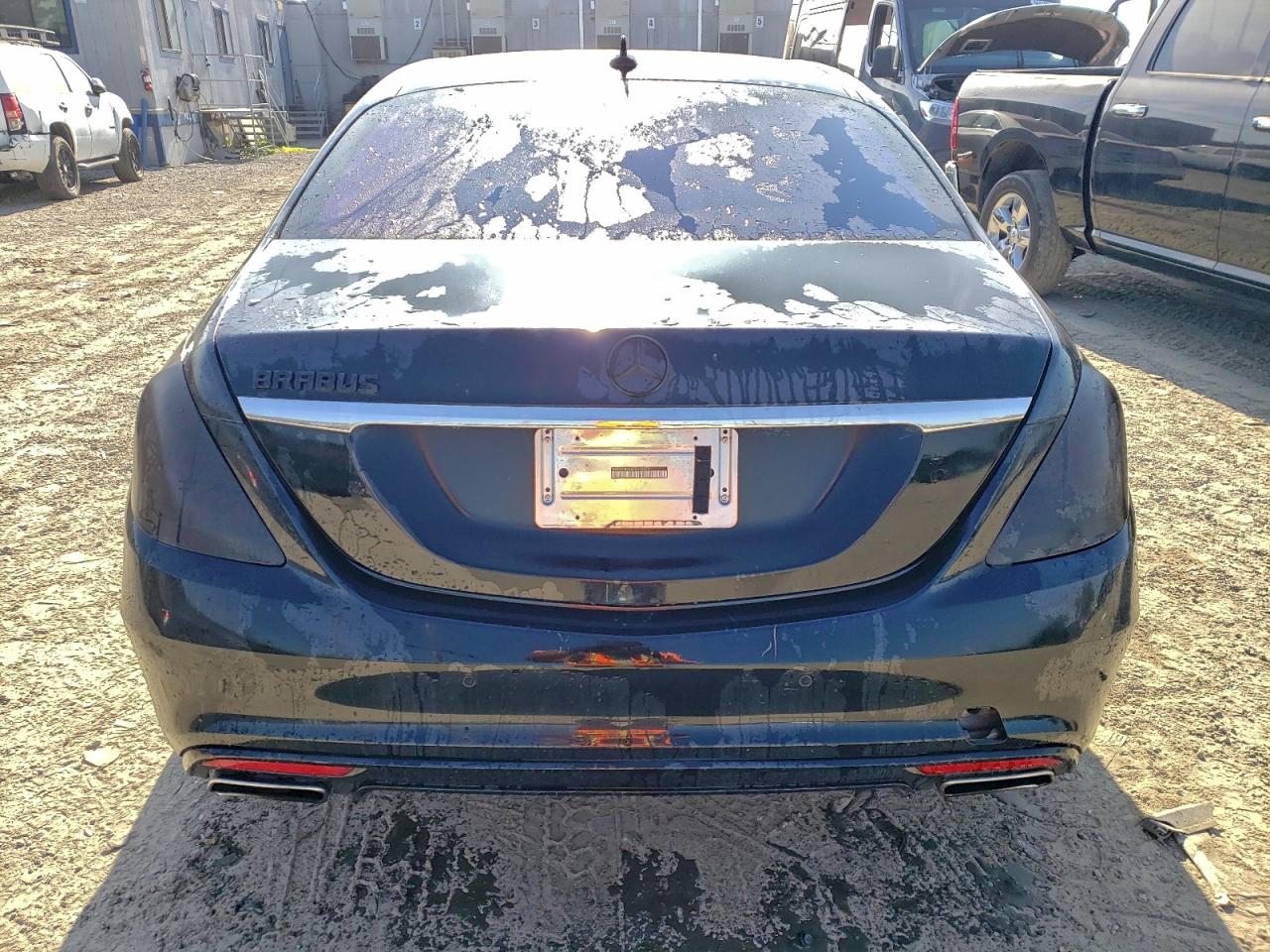 Mercedes-Benz S-Class 550 Image 8