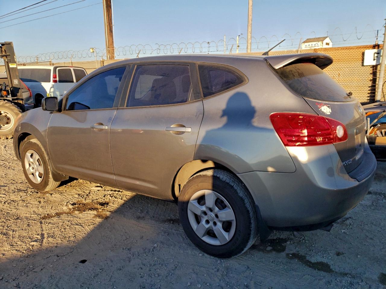 Nissan Rogue S Image 2