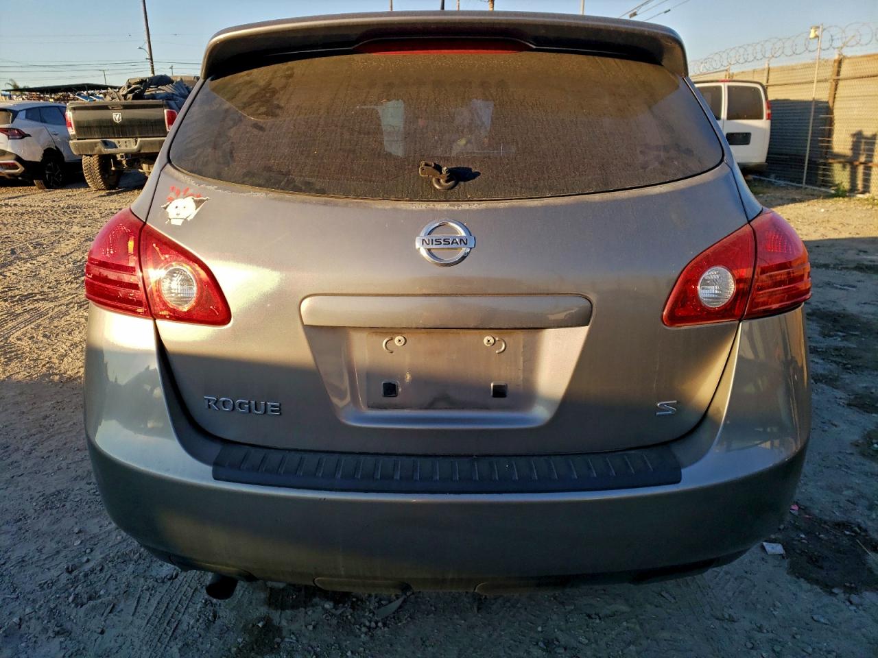 Nissan Rogue S Image 5