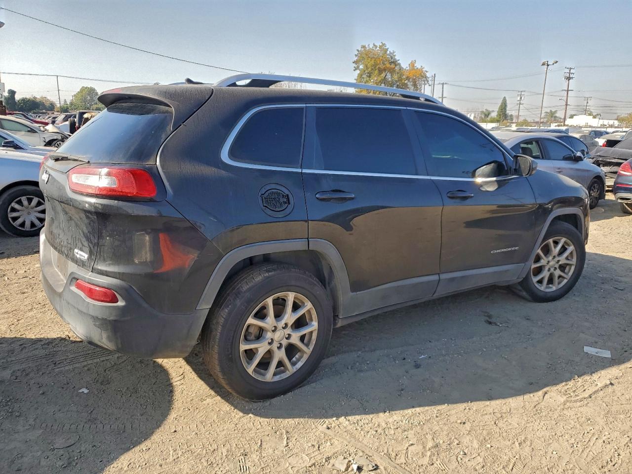 Jeep Grand Cherokee Latitude Image 3