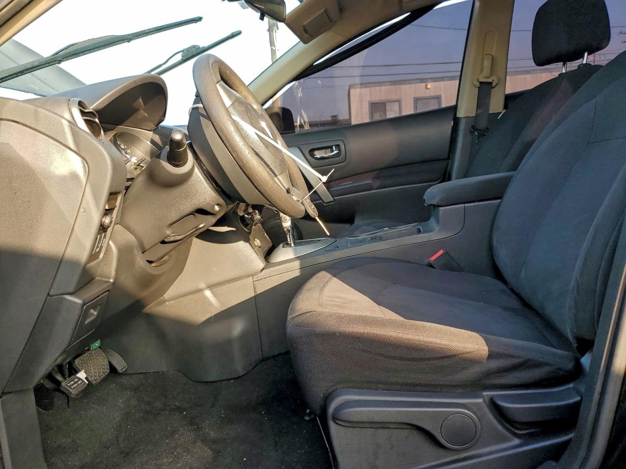 Nissan Rogue S Image 9