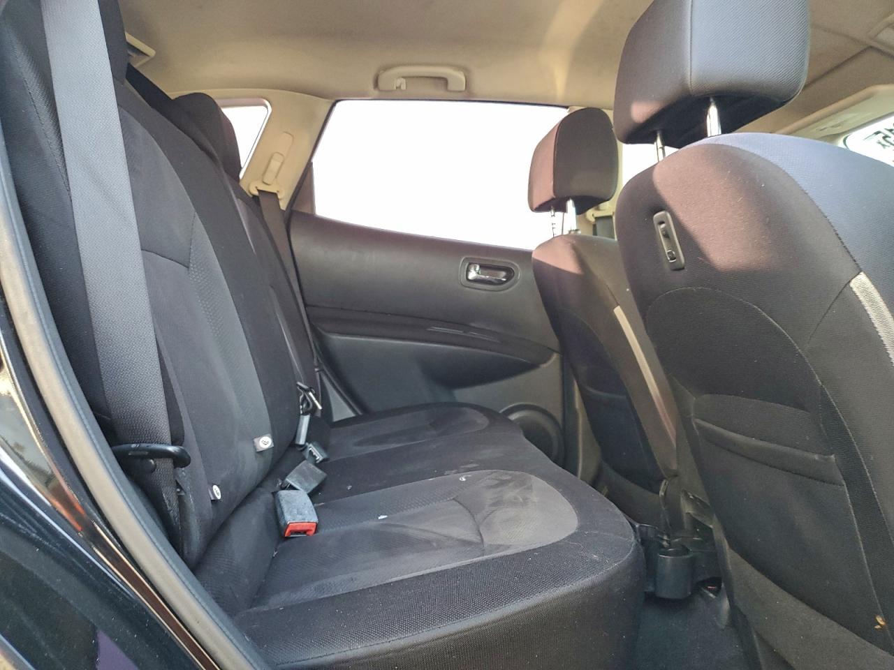 Nissan Rogue S Image 8