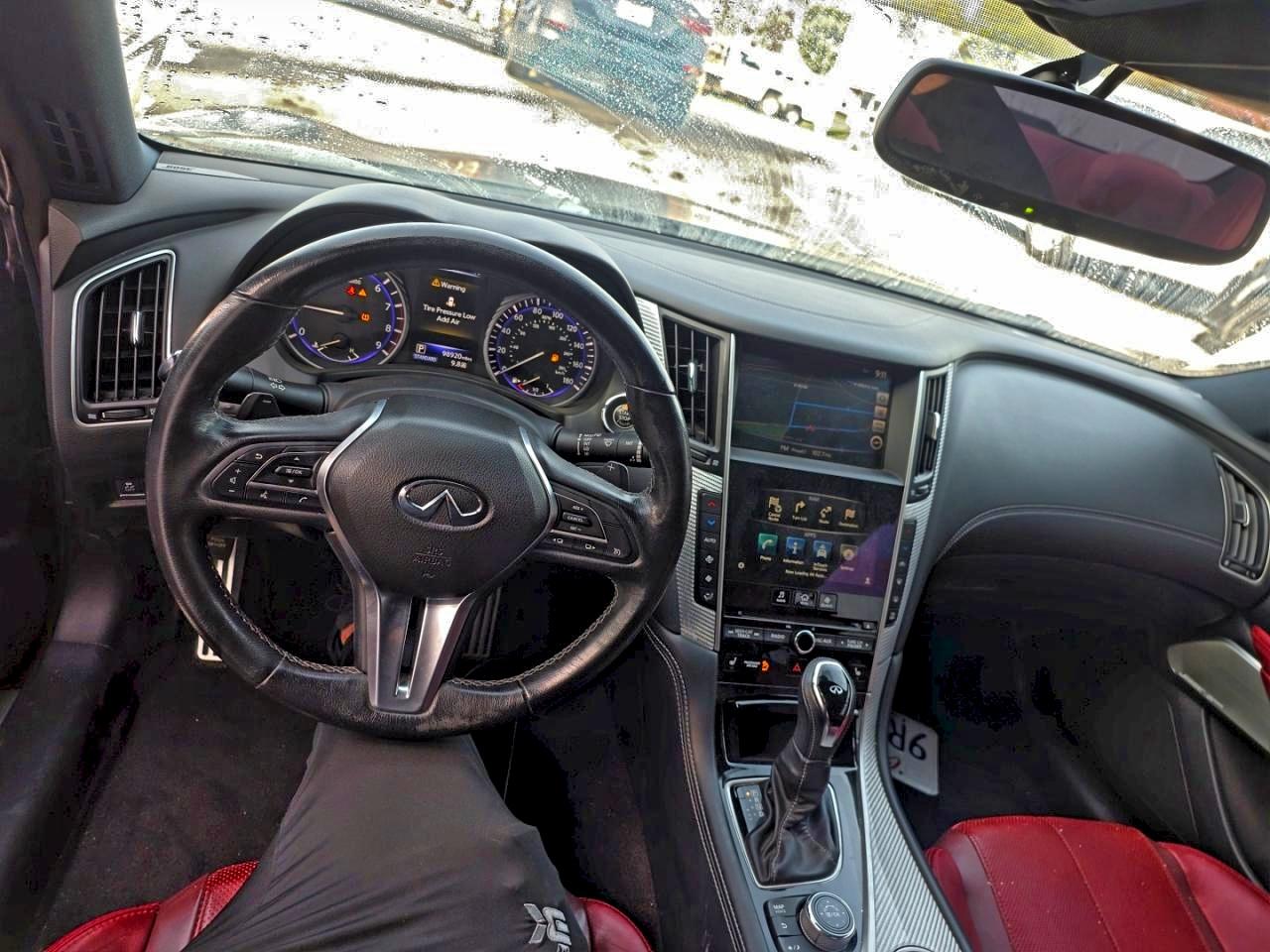 INFINITI Q60 Red Sport 400 Image 9