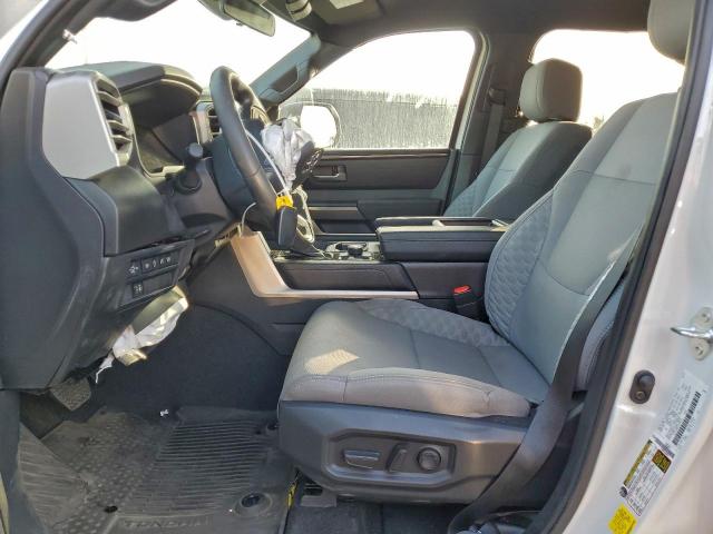 Toyota Tundra Crewmax Sr Image 4