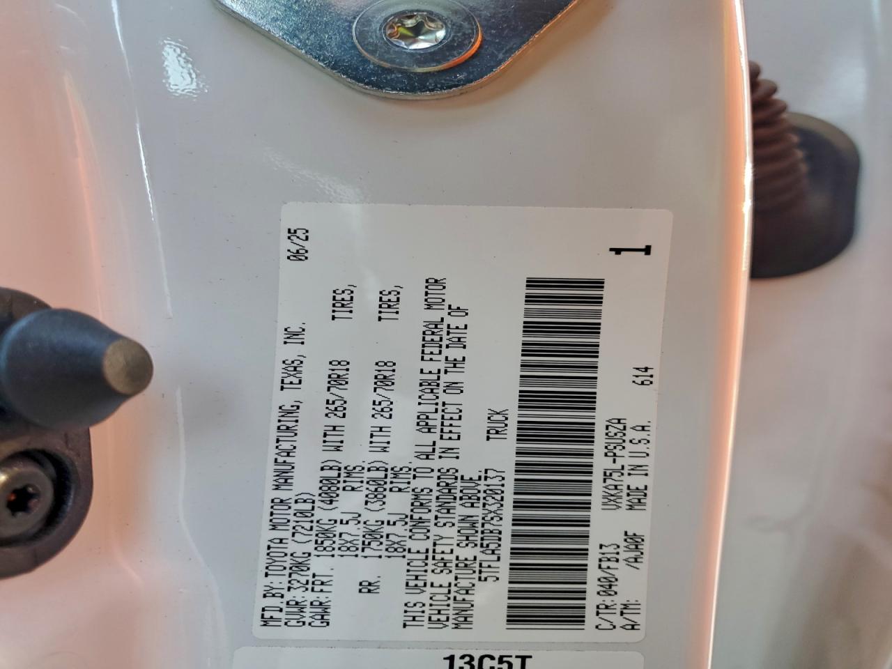 Toyota Tundra Crewmax Sr Image 8