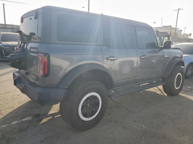 Ford Bronco Base Image 8