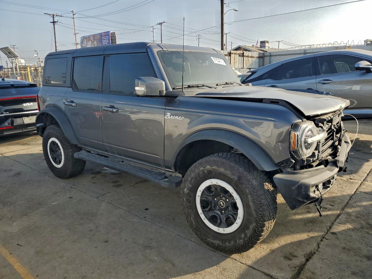 Ford Bronco Base Image 4