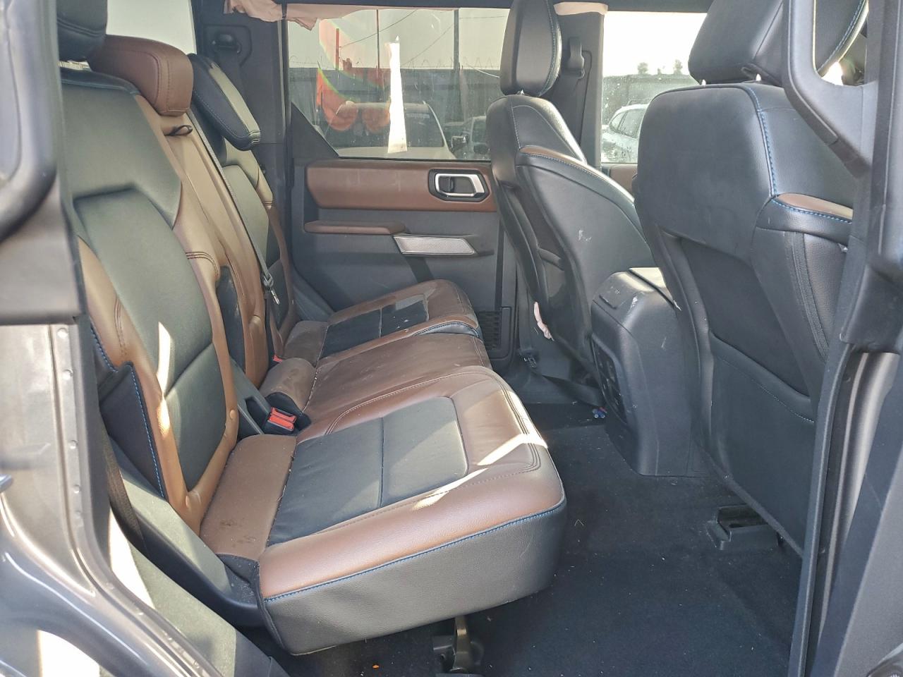 Ford Bronco Base Image 11