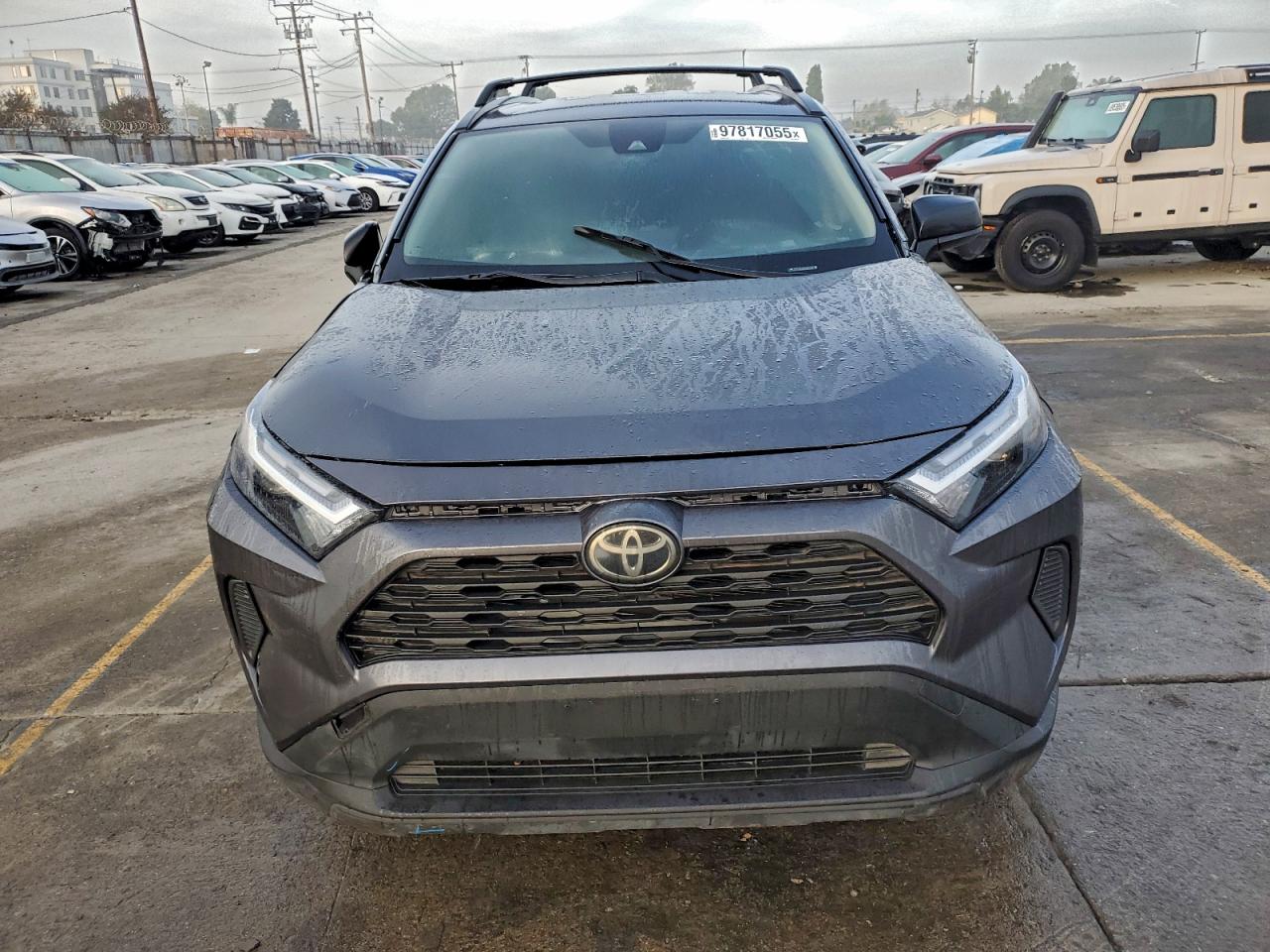 Toyota RAV4 Le Image 6