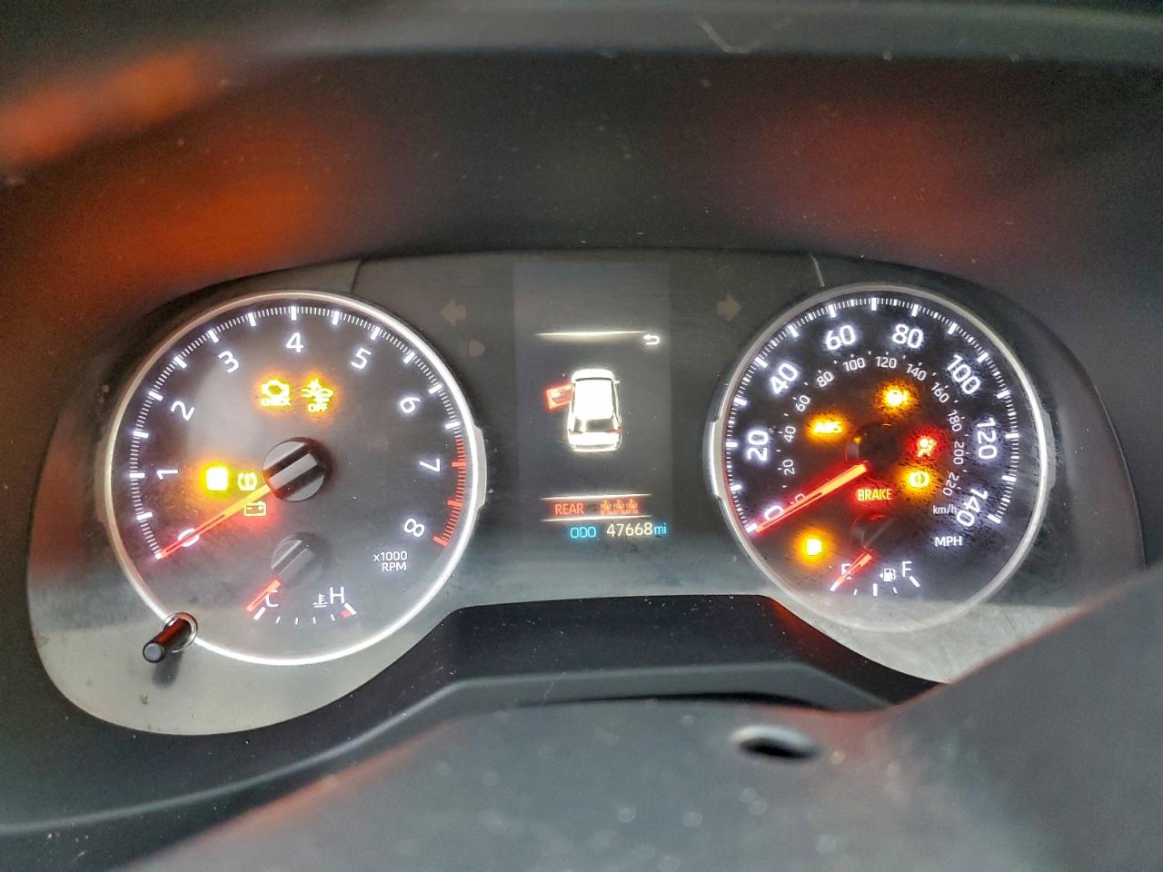 Toyota RAV4 Le Image 7