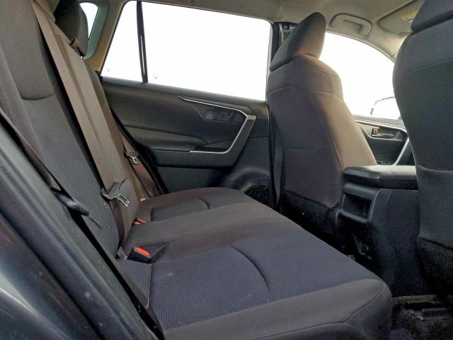 Toyota RAV4 Le Image 11