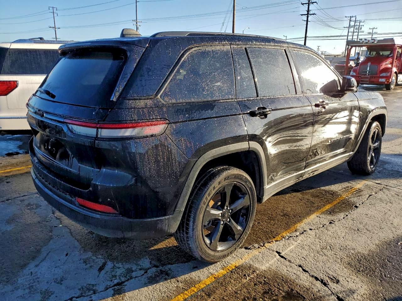 Jeep Grand Cherokee Laredo Image 4