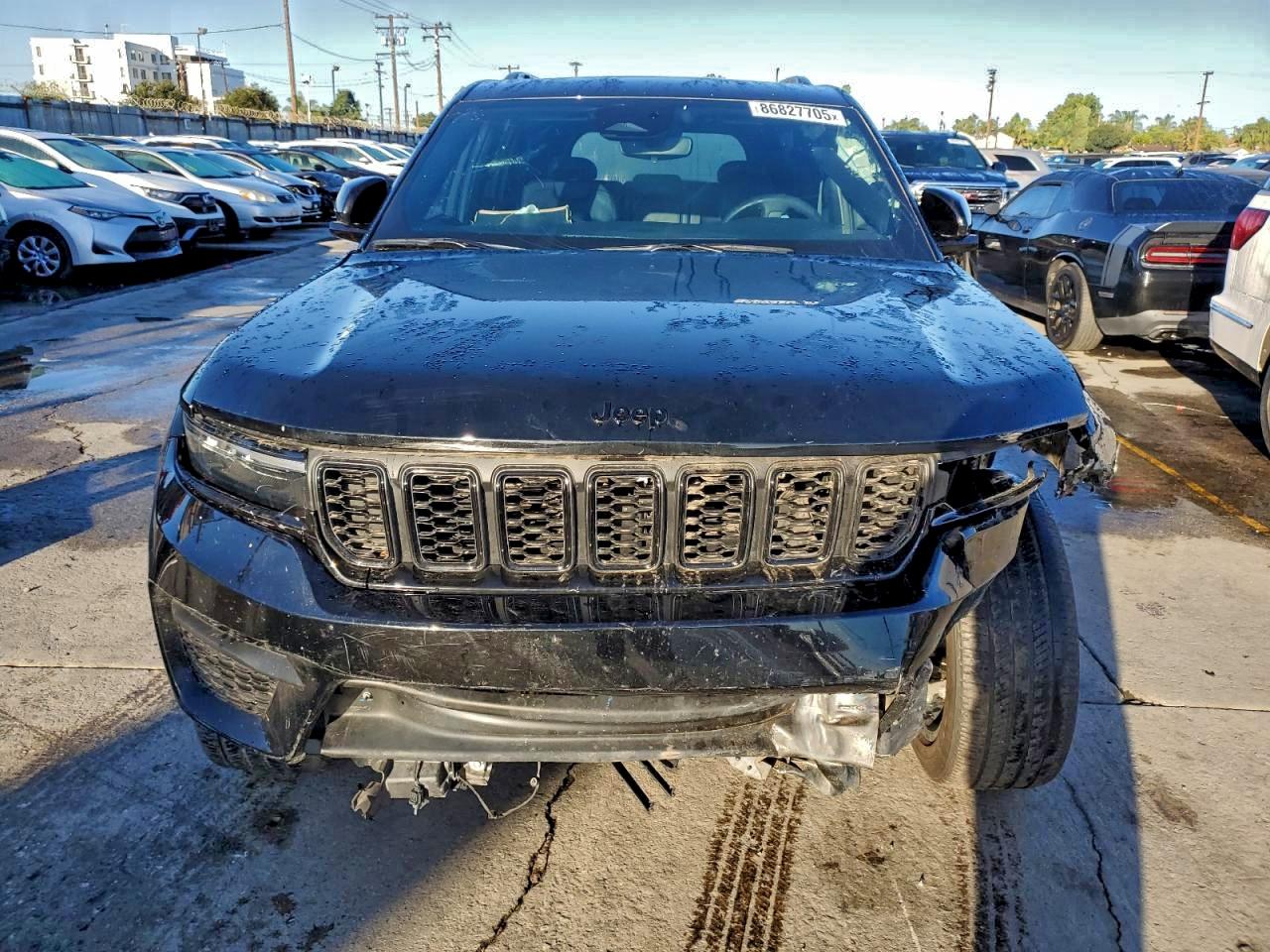 Jeep Grand Cherokee Laredo Image 3