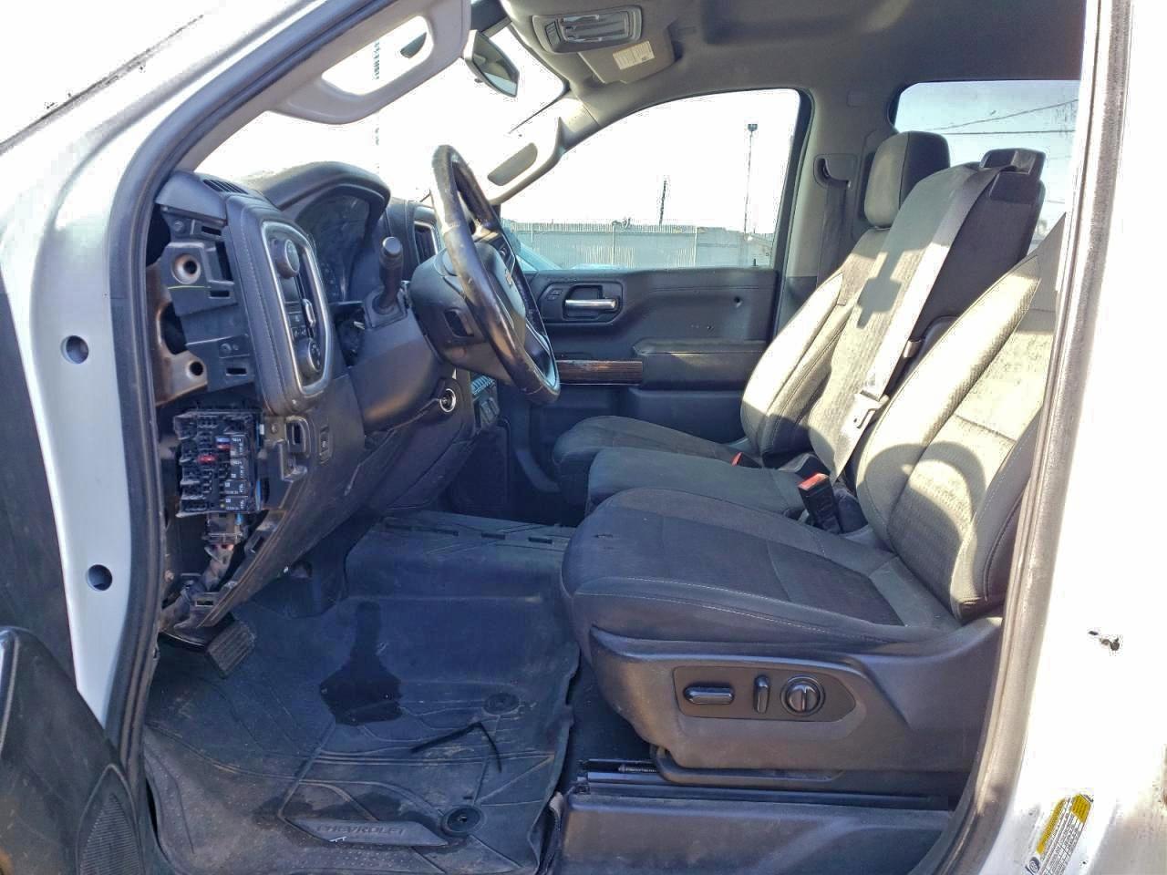 Chevrolet Silverado C1500 Lt Image 9