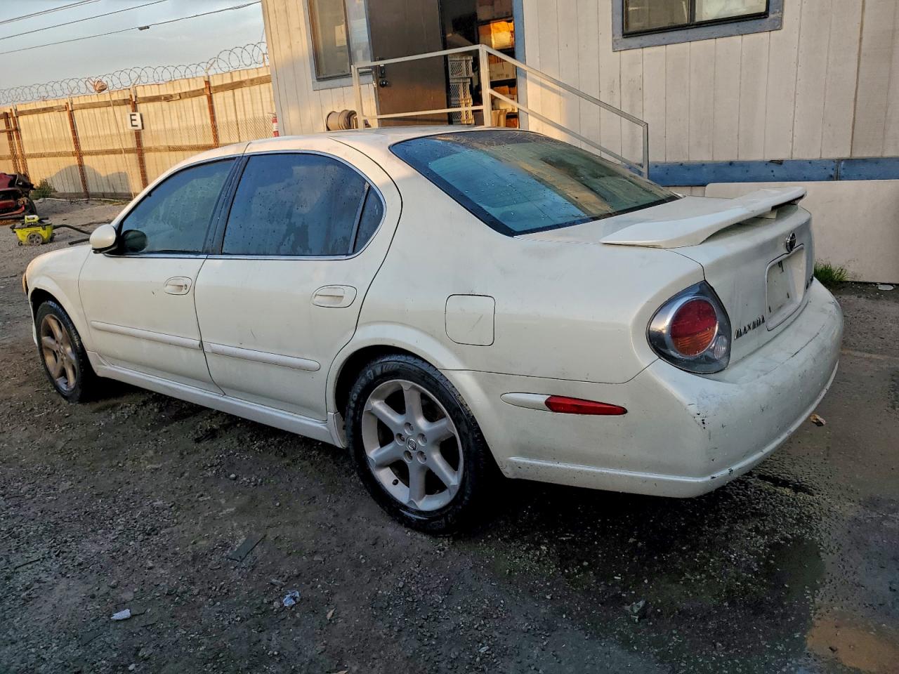 Nissan Maxima Gle Image 2