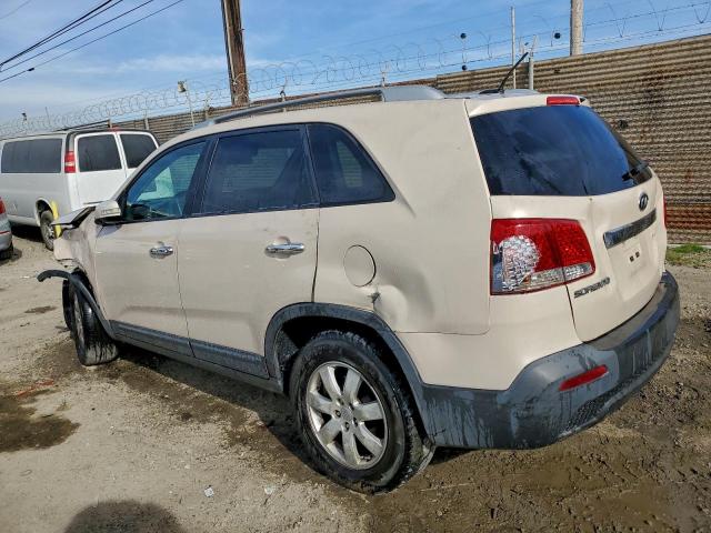 Kia Sorento Base Image 2