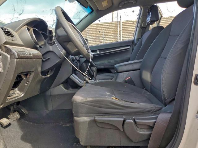 Kia Sorento Base Image 14