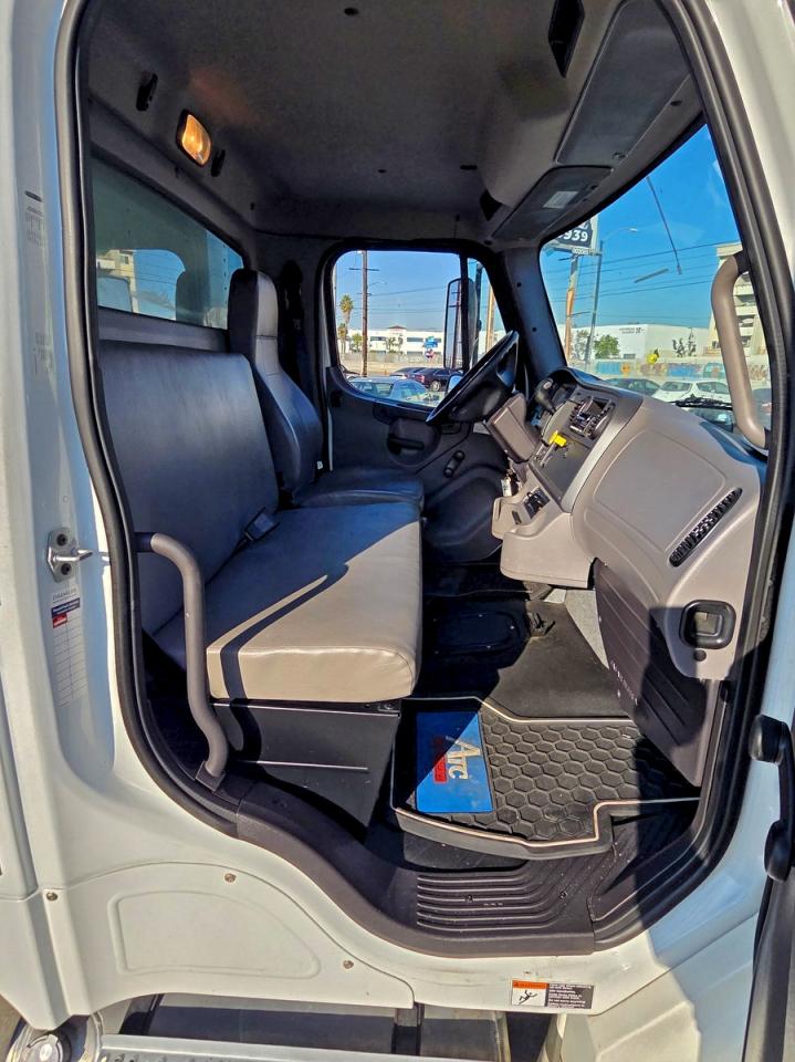 Freightliner M2 106 Med 106 Medium Duty Image 10