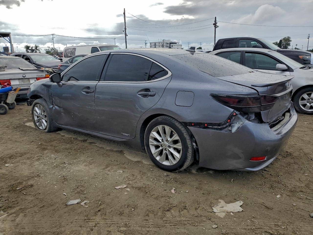 Lexus Es 300h Image 2