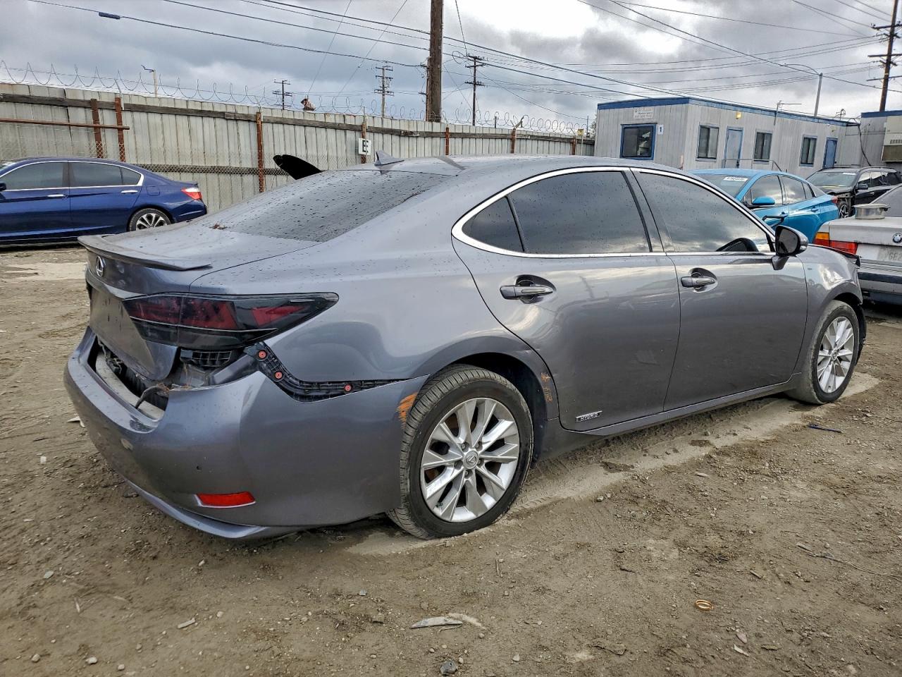 Lexus Es 300h Image 4