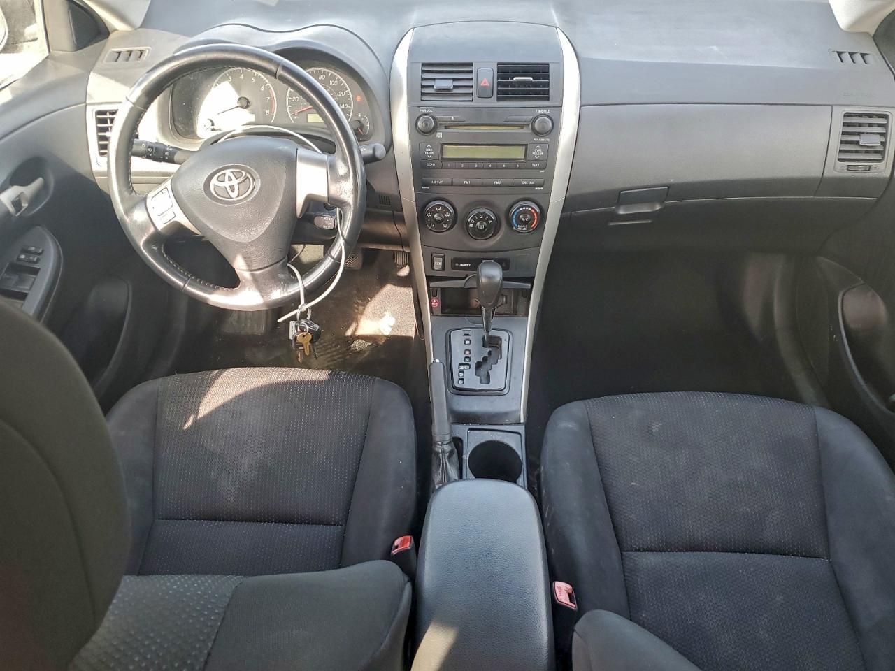 Toyota Corolla Base Image 8