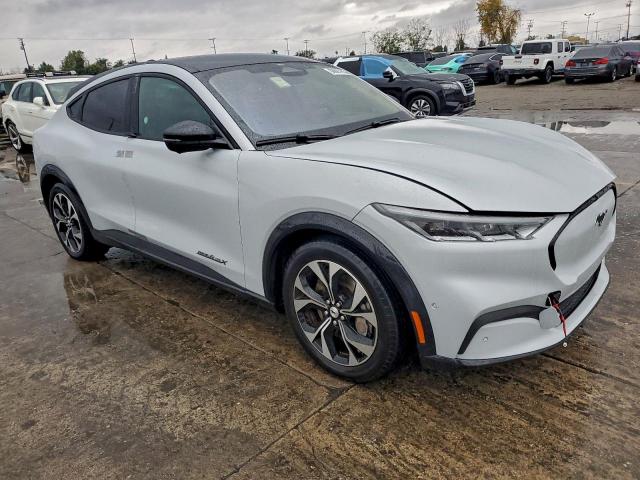 Ford Mustang Premium Image 4