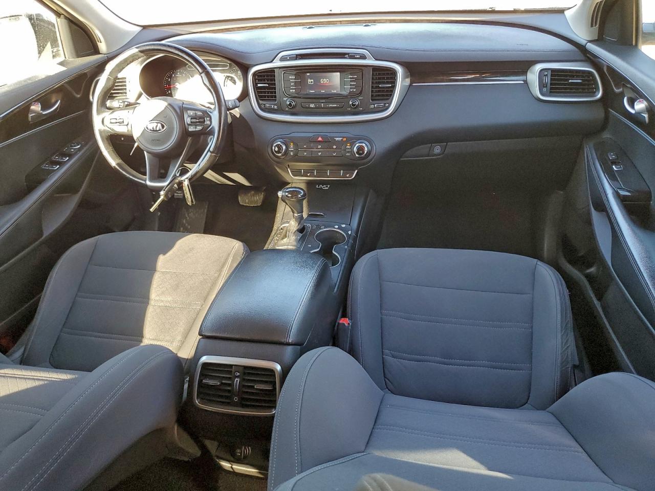 Kia Sorento Lx Image 6