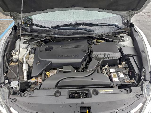Nissan Altima 2.5 Image 6