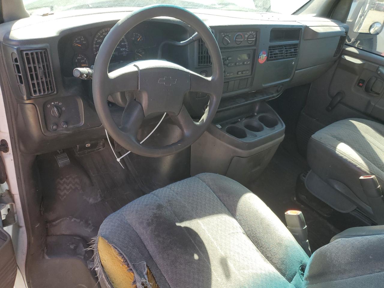 Chevrolet Express Image 11