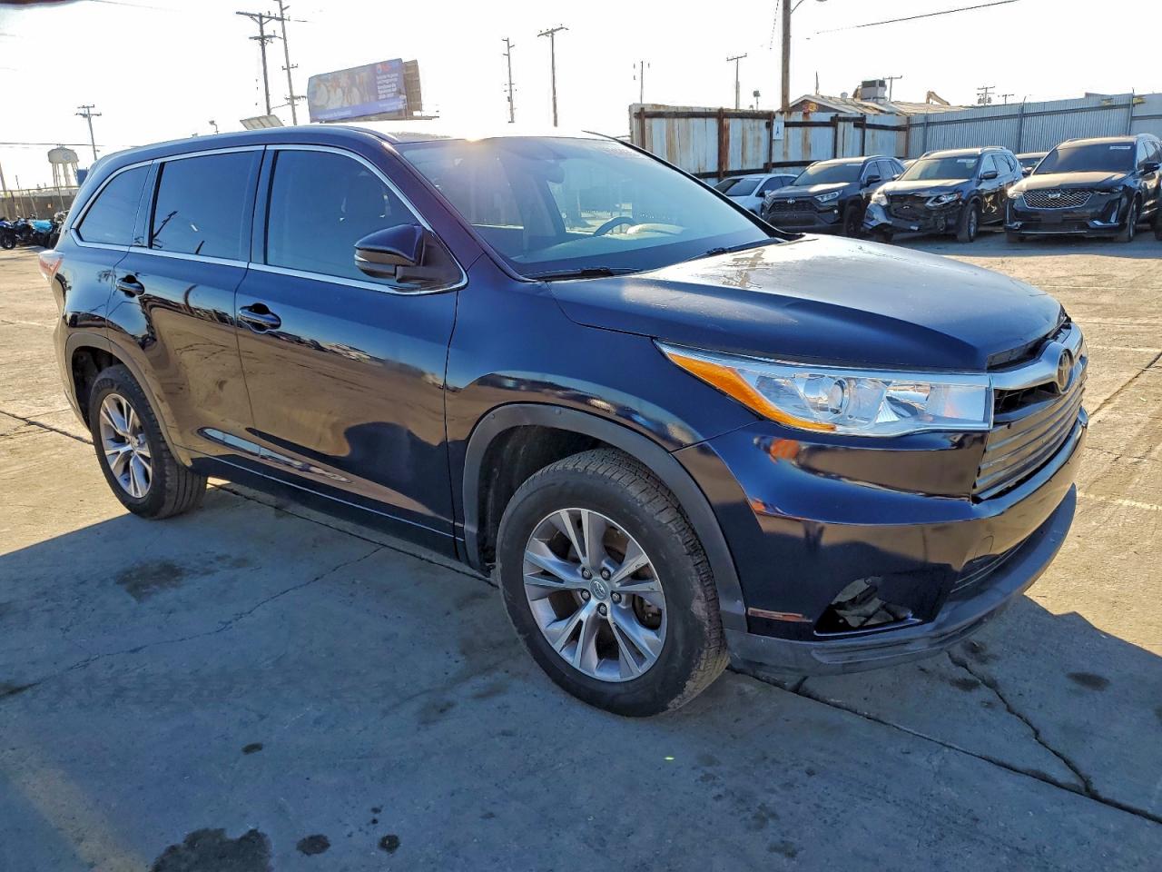 Toyota Highlander Le Image 2