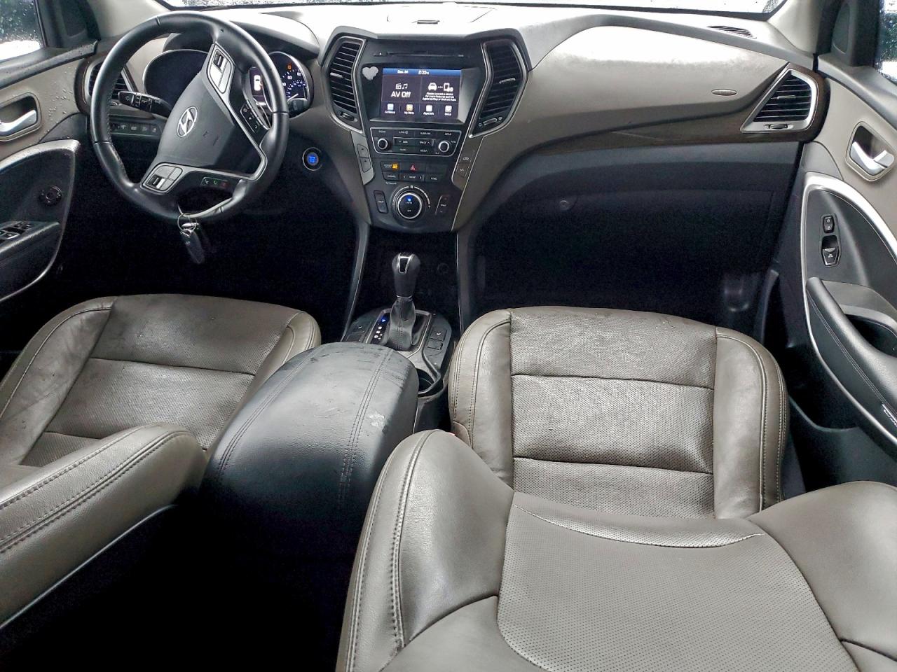 Hyundai SANTA FE Image 11