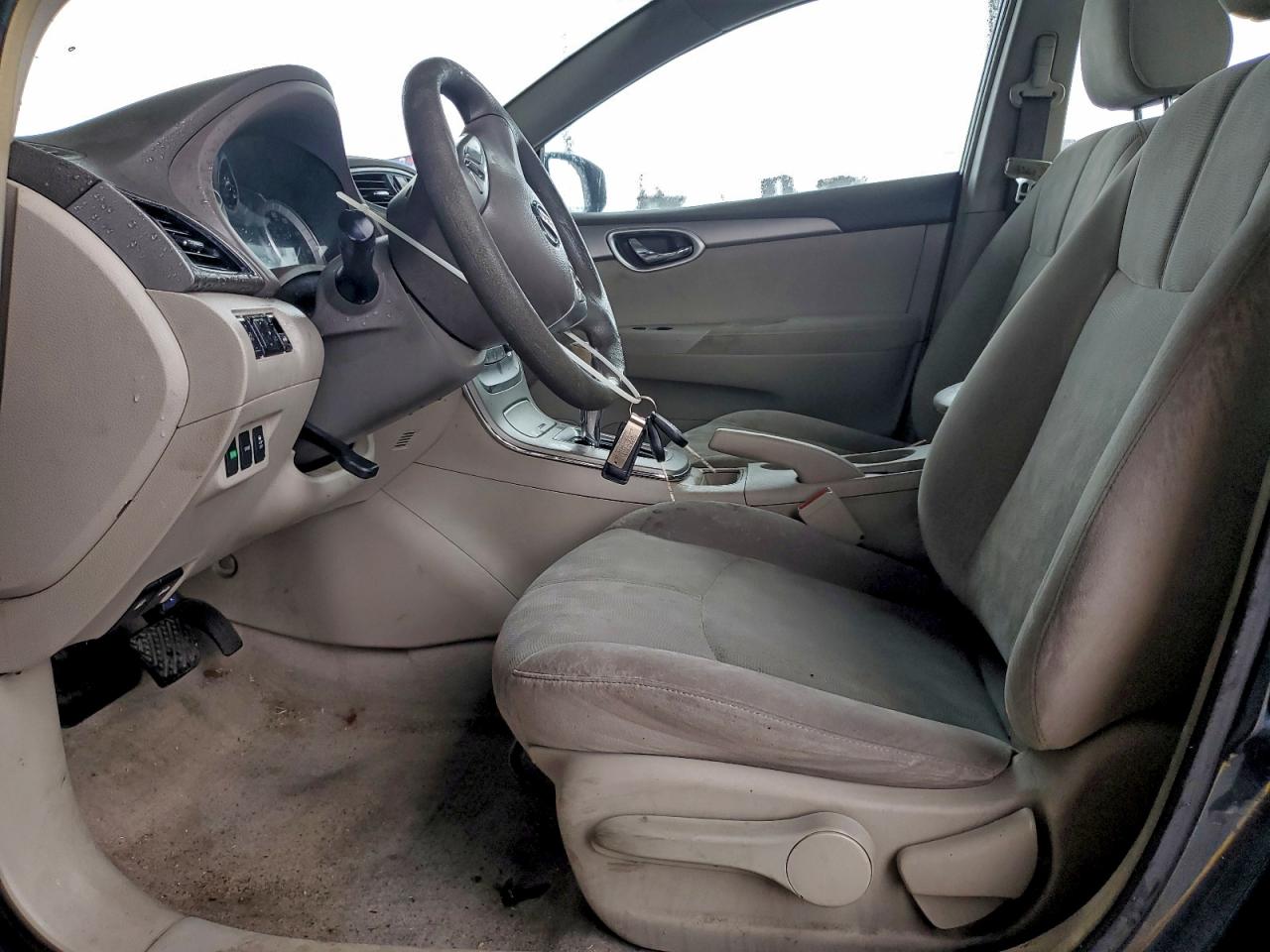 Nissan Sentra S Image 9