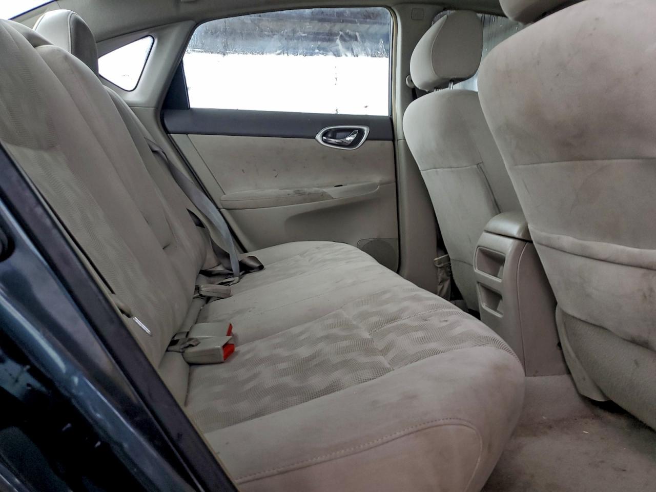 Nissan Sentra S Image 8