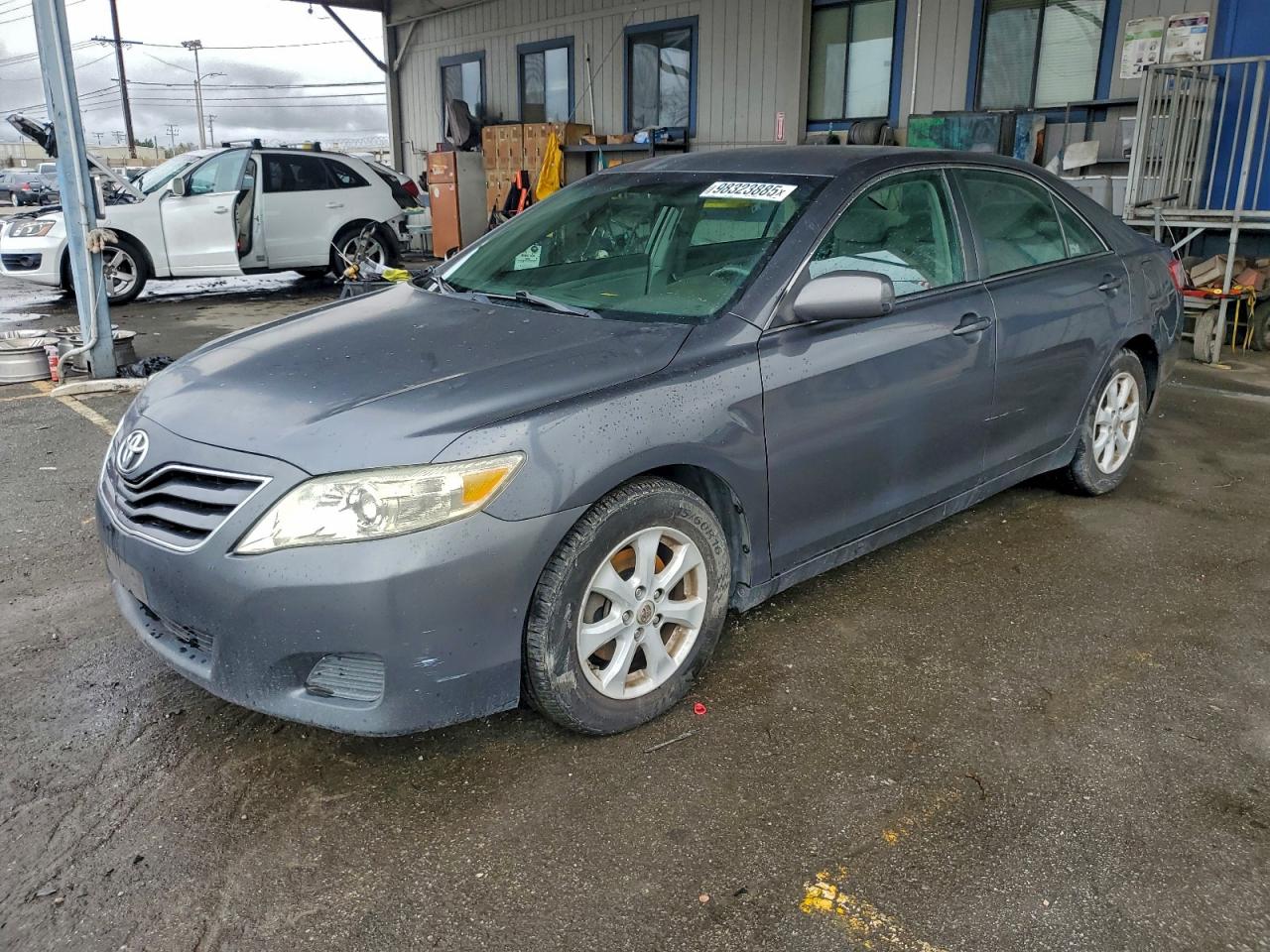 Toyota Camry Base Image 1