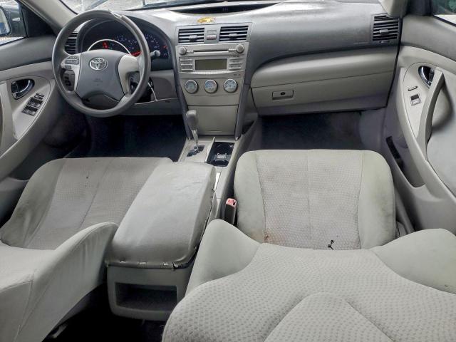 Toyota Camry Base Image 4