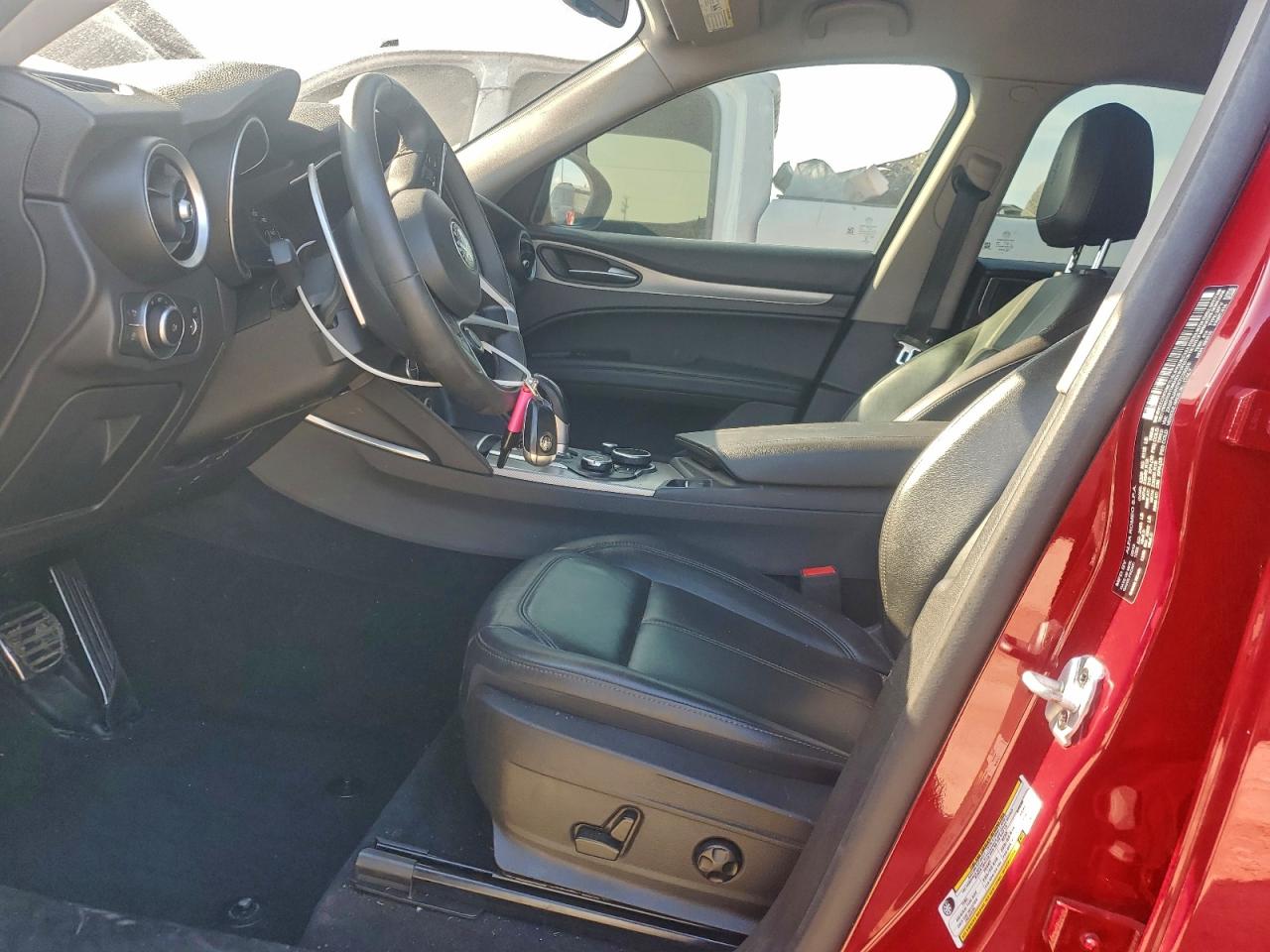 Alfa Romeo Stelvio Image 5