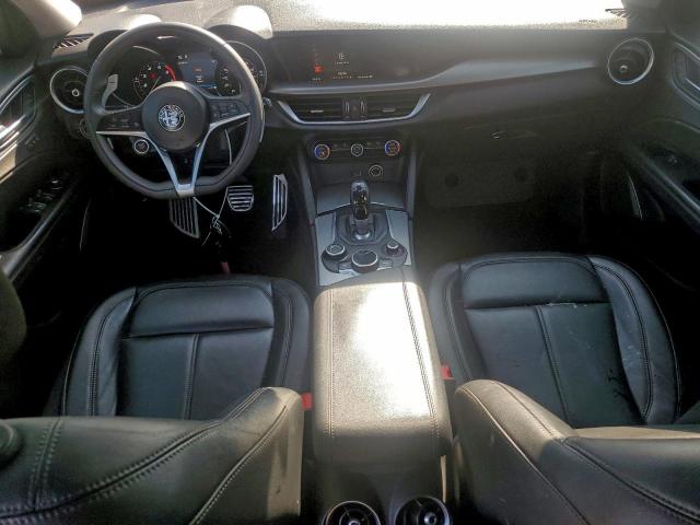 Alfa Romeo Stelvio Image 8