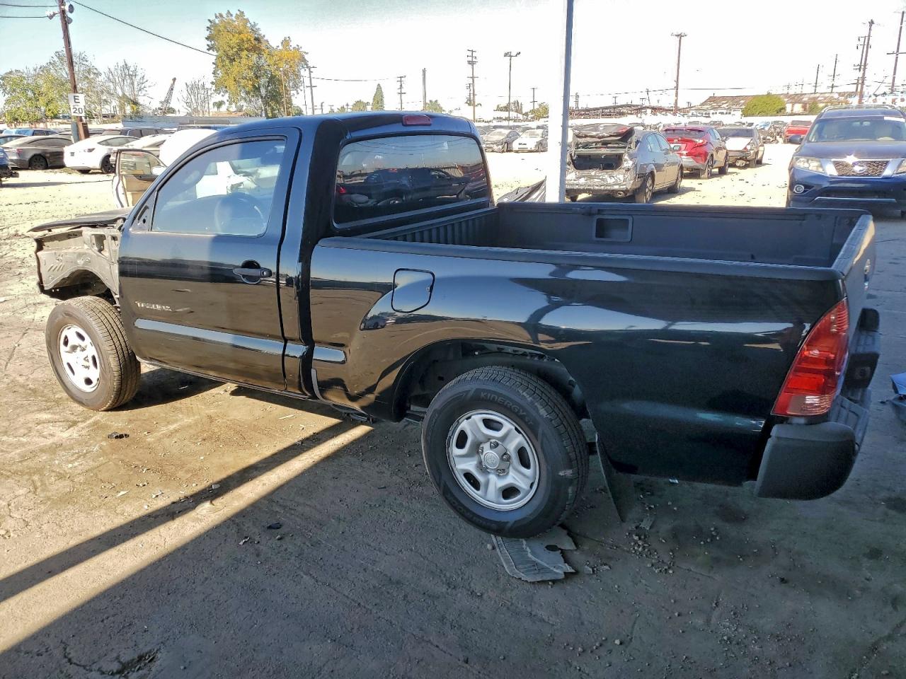Toyota Tacoma Image 2