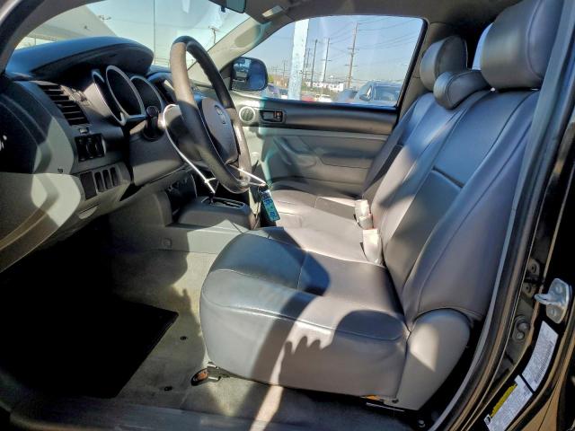 Toyota Tacoma Image 10