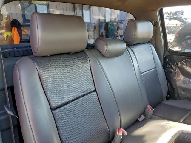 Toyota Tacoma Image 12