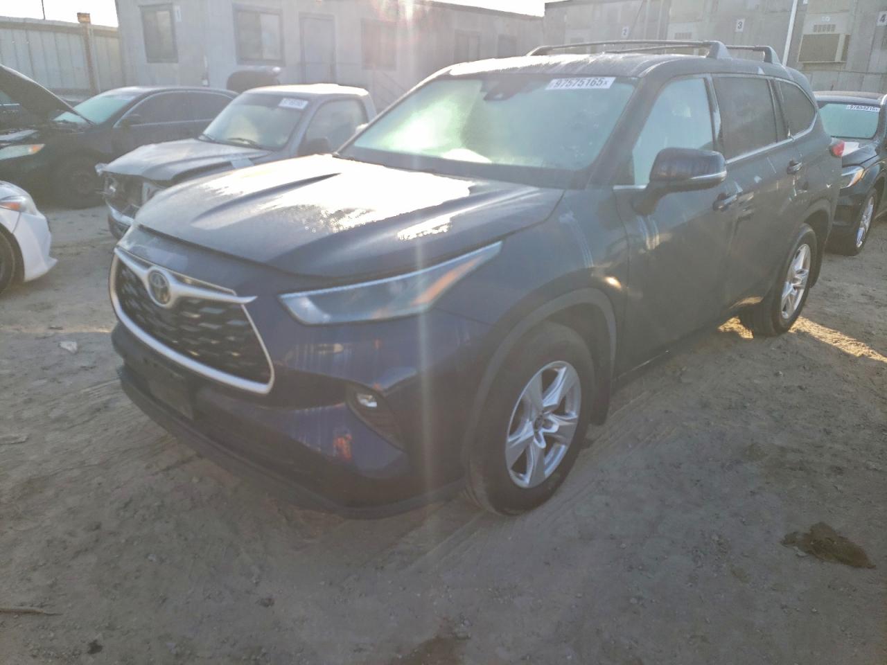 Toyota Highlander L Image 1