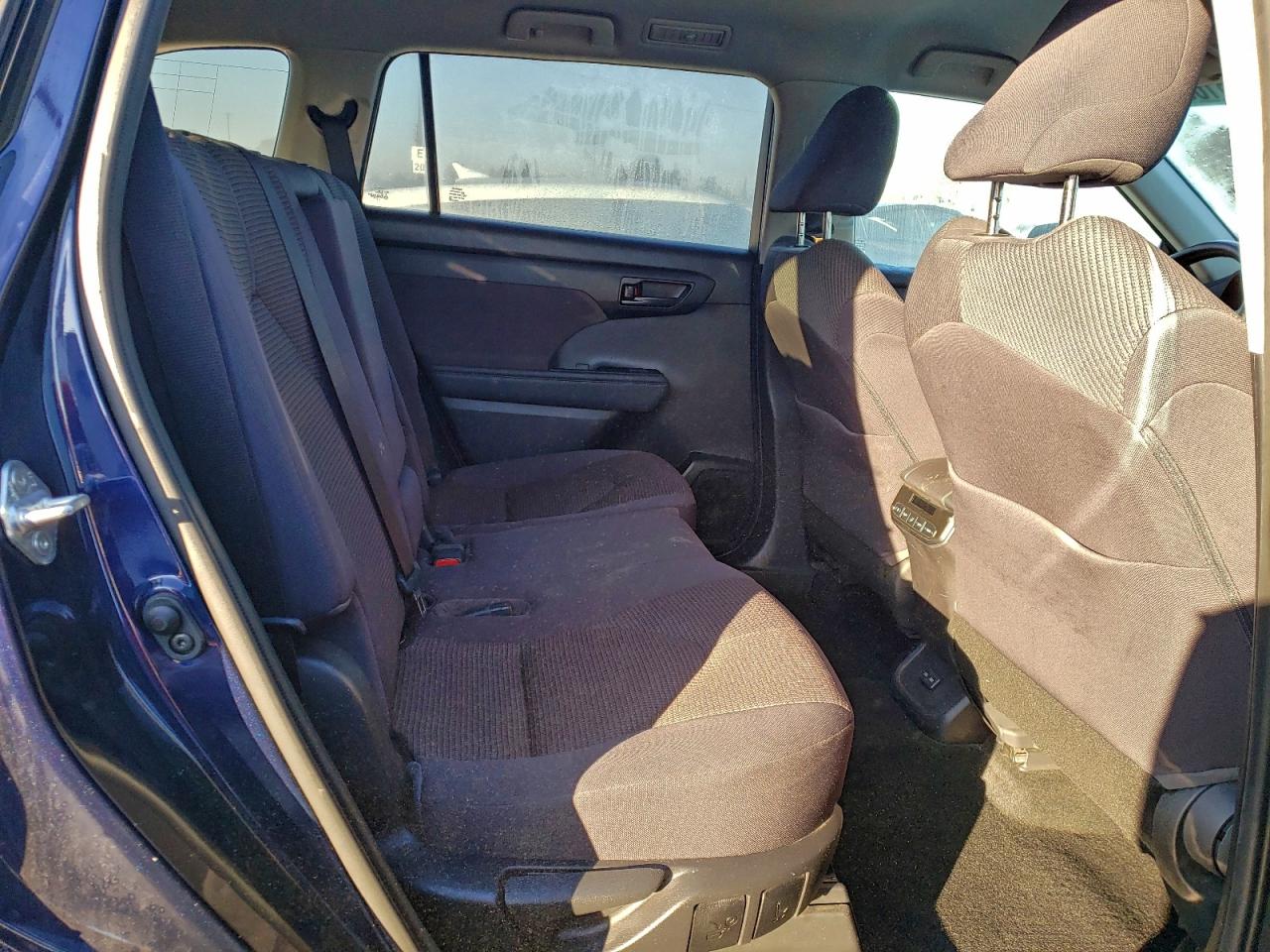 Toyota Highlander L Image 11