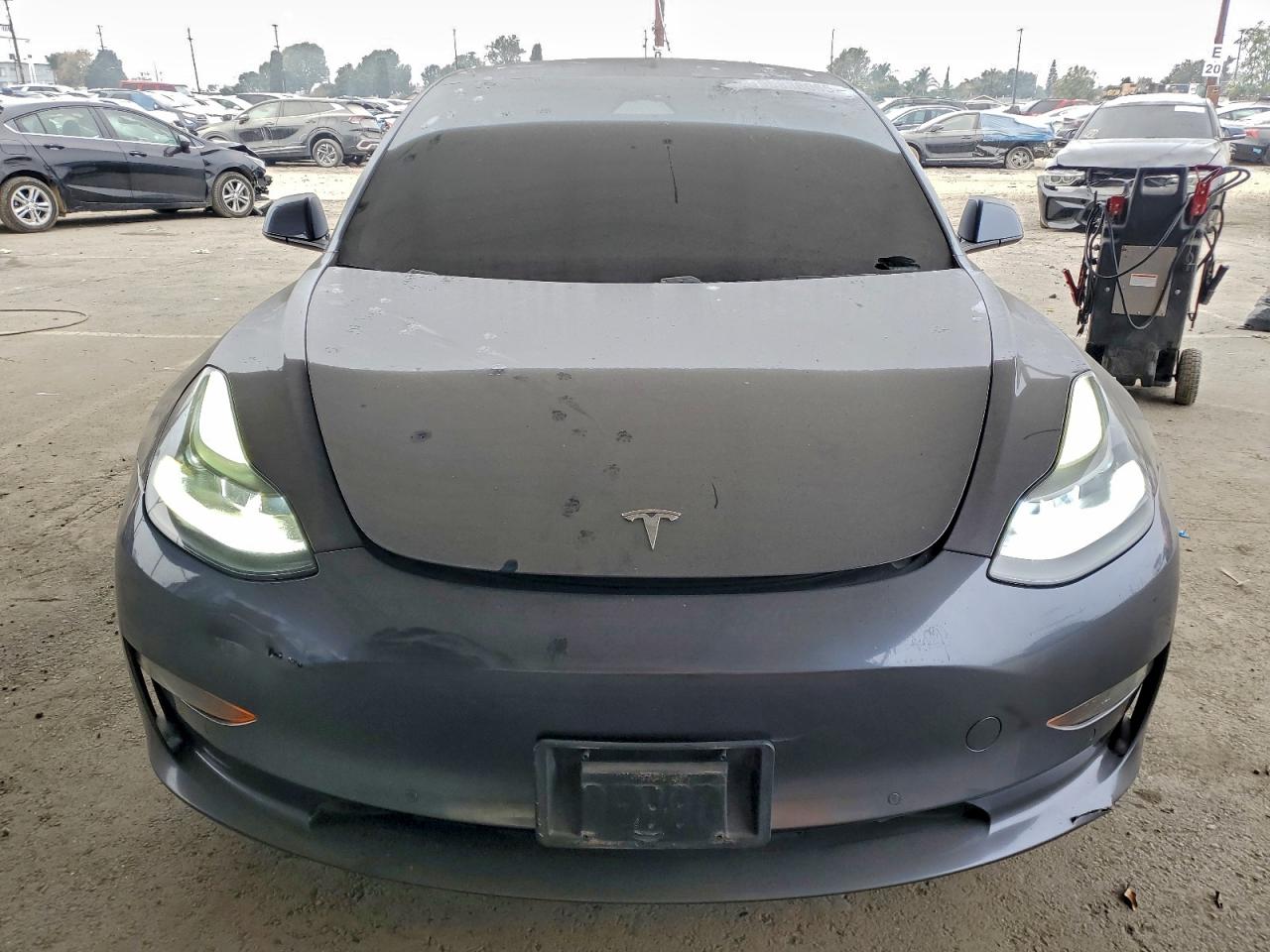Tesla Model 3 Image 4