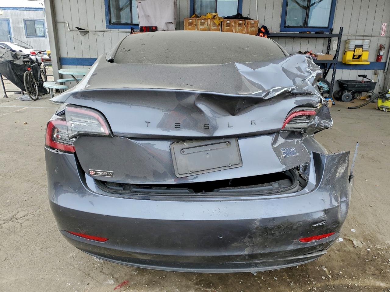 Tesla Model 3 Image 7