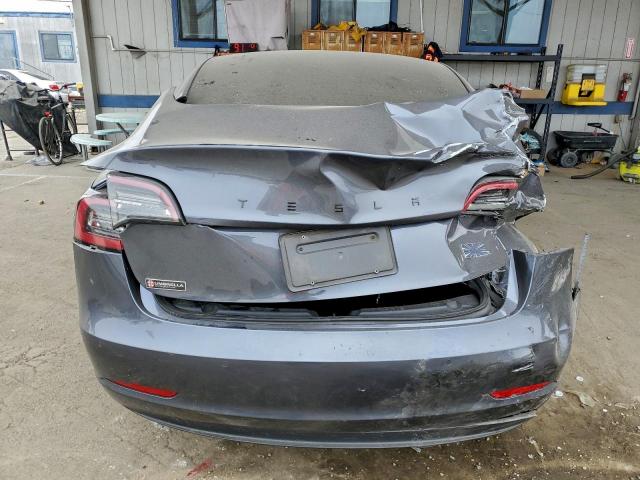 Tesla Model 3 Image 7