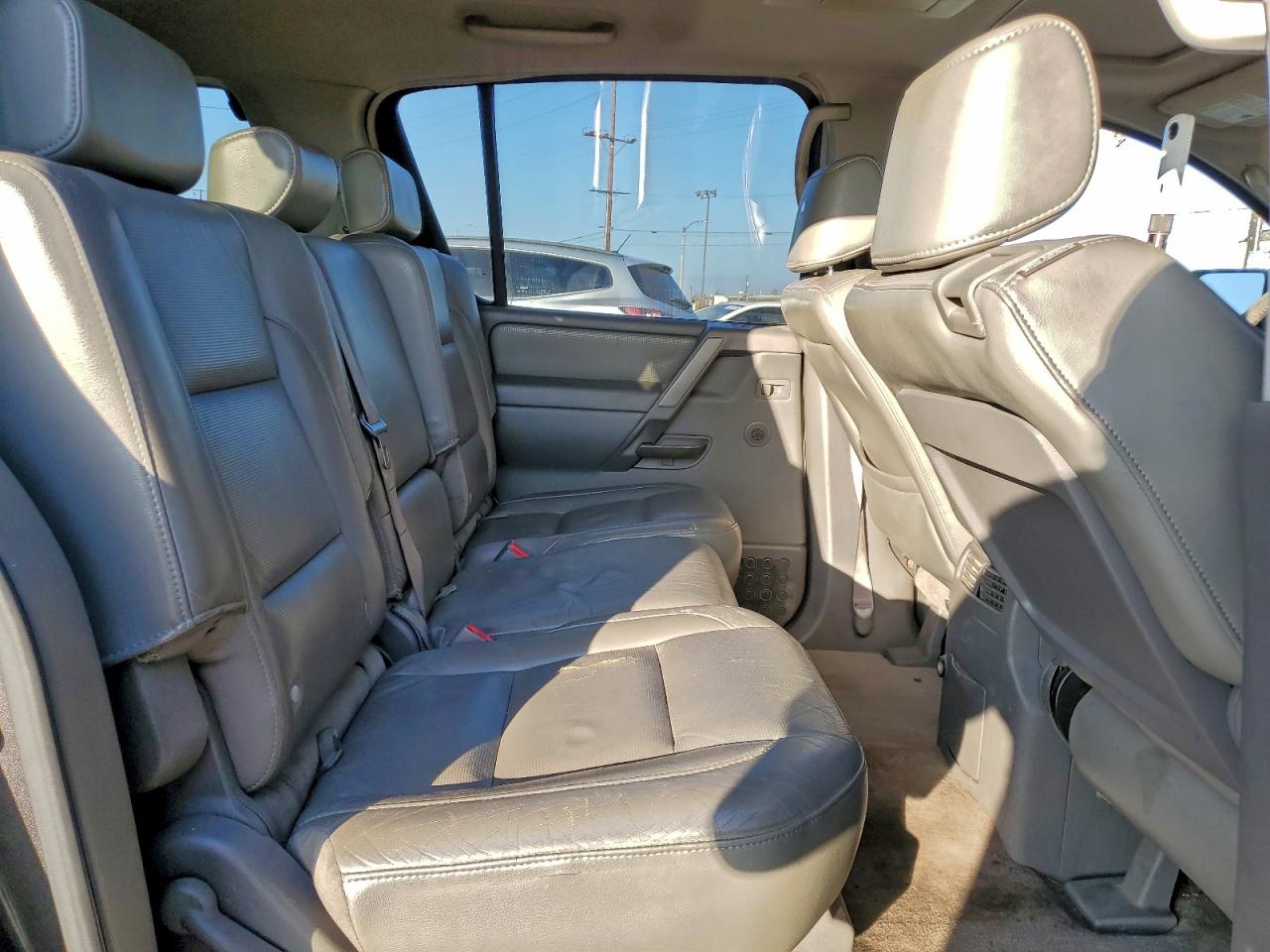 Nissan Armada Se Image 10