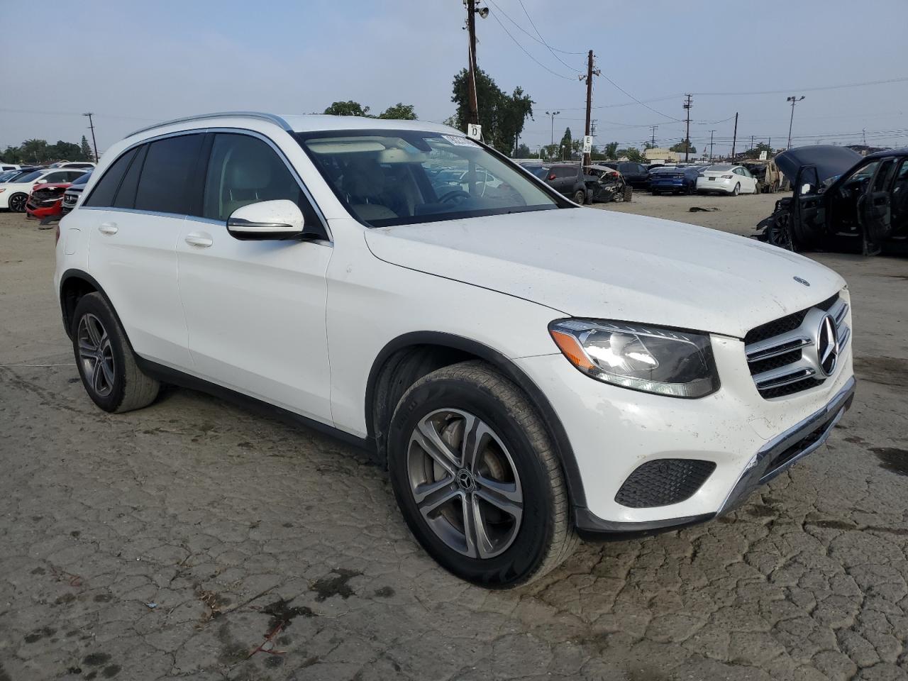 Mercedes-Benz GLC 300 Image 2